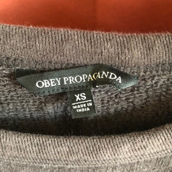 Crewneck - Picture 3 of 4